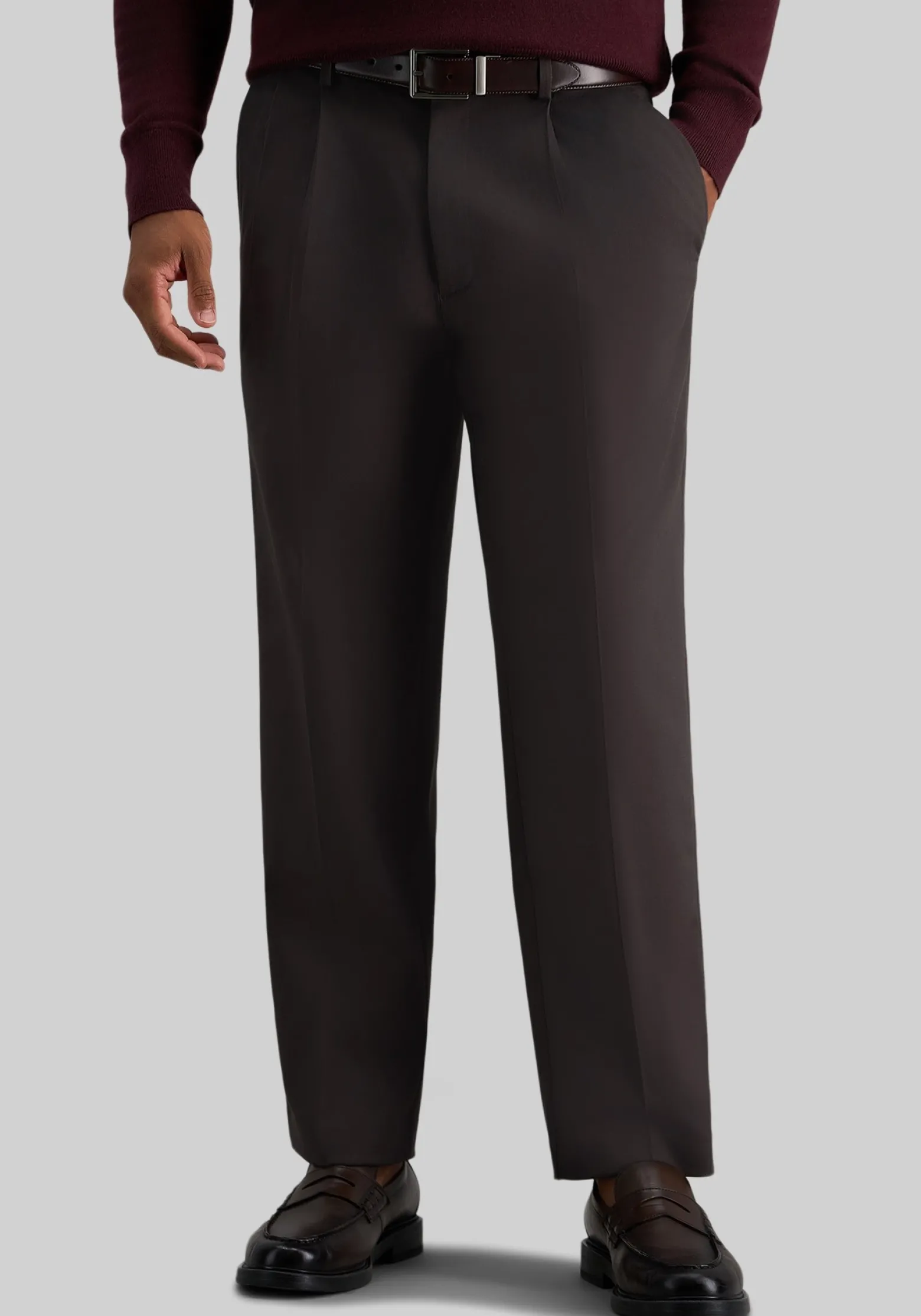 Haggar Classic Fit Iron-Free Premium Pleated Khaki Pants