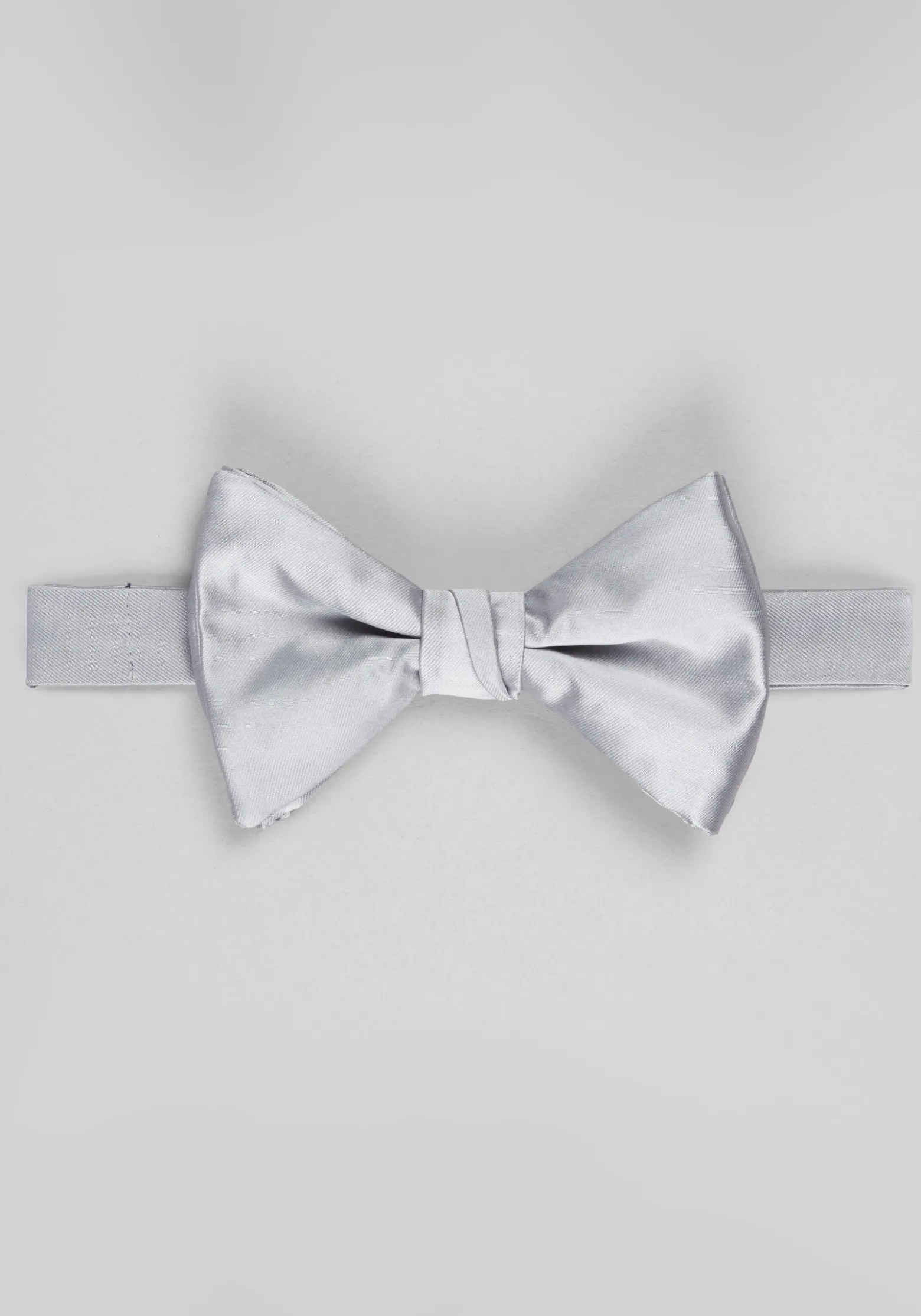 Jos. A. Bank Solid Pre-Tied Bow Tie