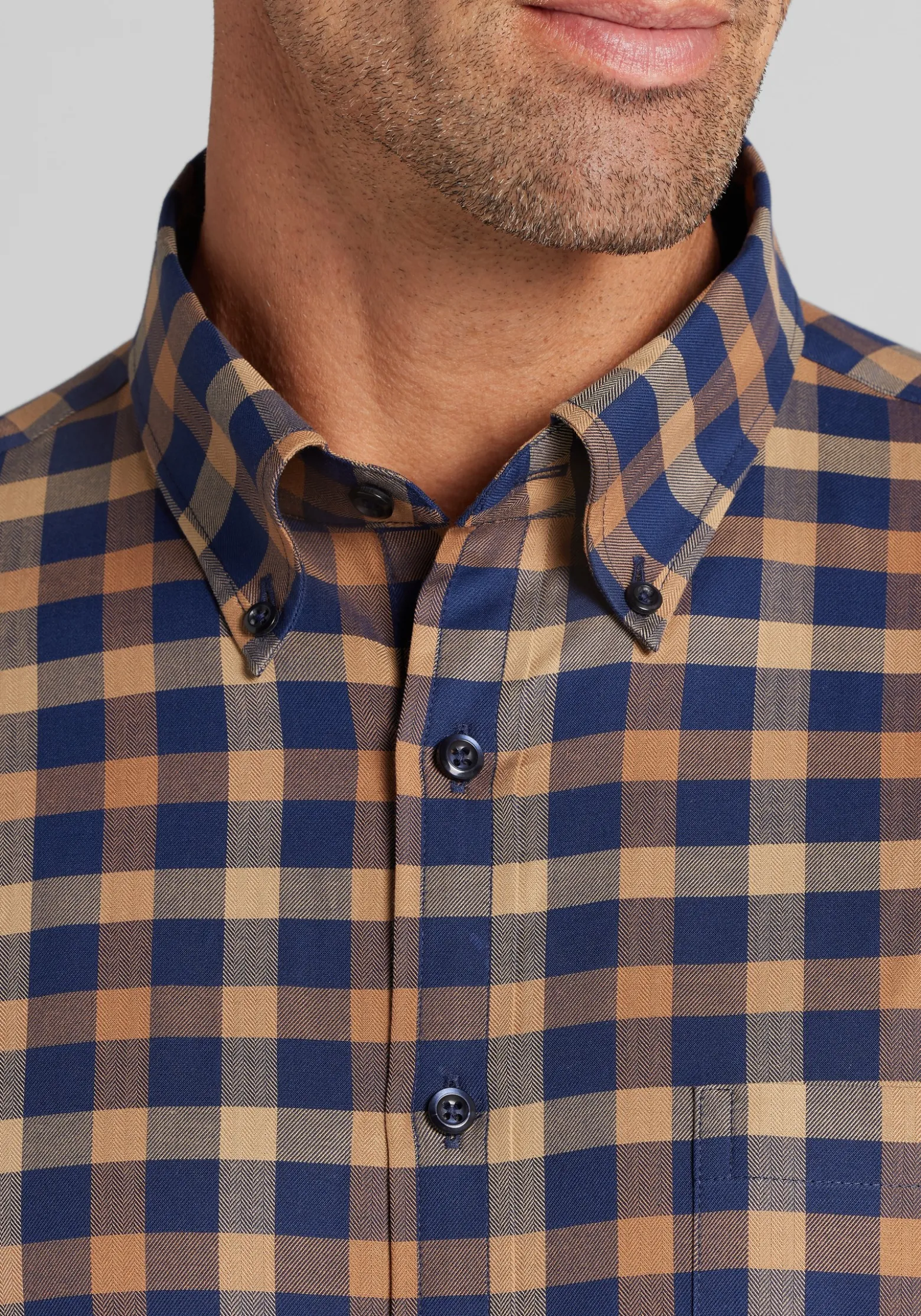 Jos. A. Bank Tailored Fit Medium Gingham Plaid Button Up Shirt