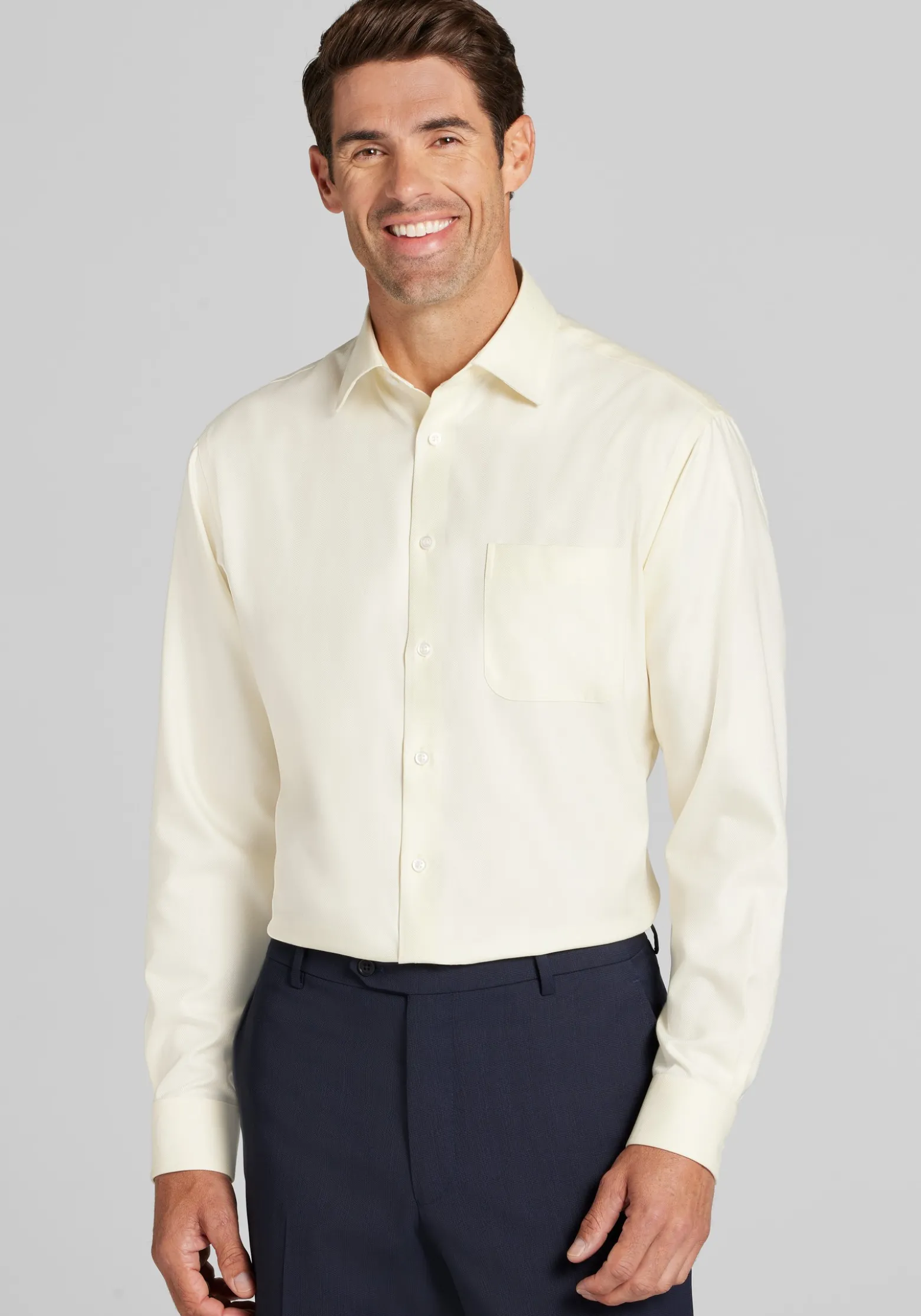 Reserve Collection Traditional Fit Spread Collar Solid Dress Shirt