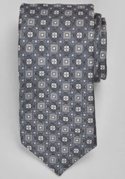Traveler® Collection Medallion Tie