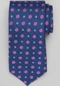 Traveler® Collection Neat Tie