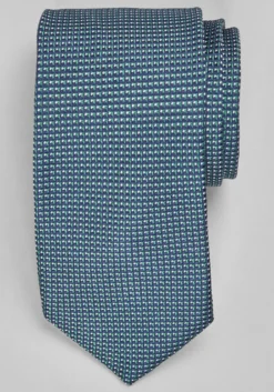 Traveler® Collection Pyramid Neat Tie