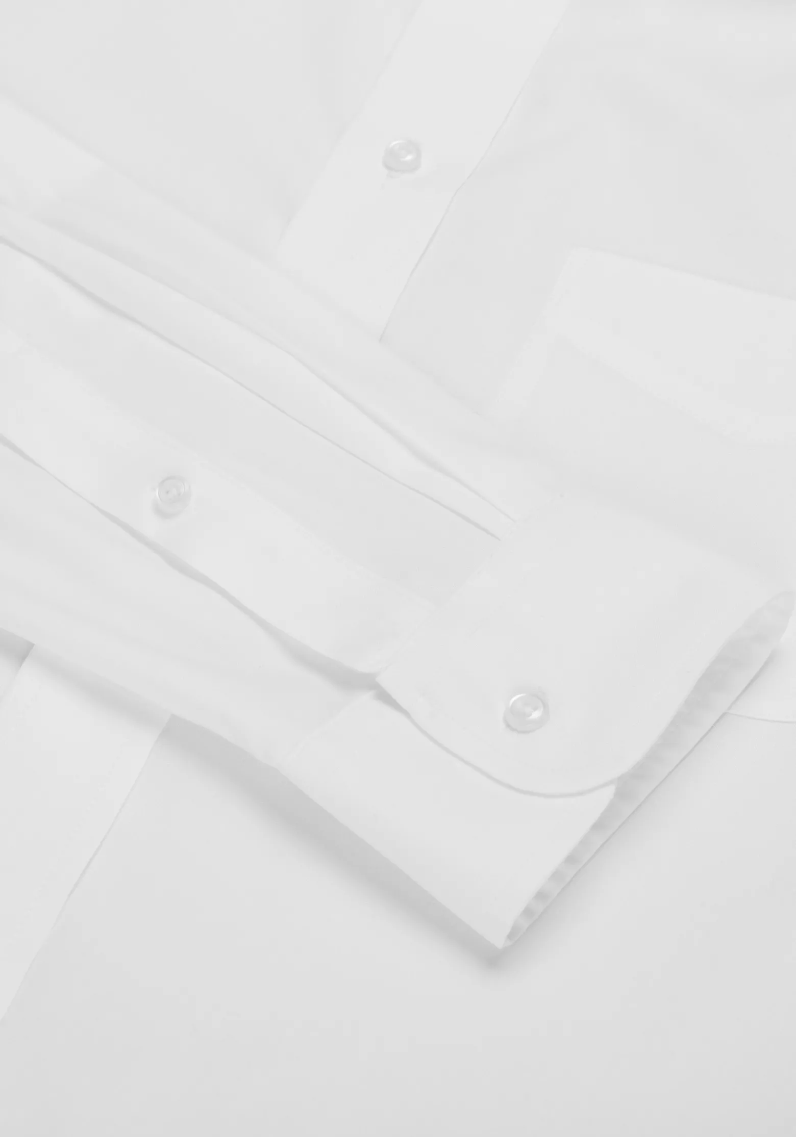 Traveler® Collection Tailored Fit Spread Collar Solid Dress Shirt
