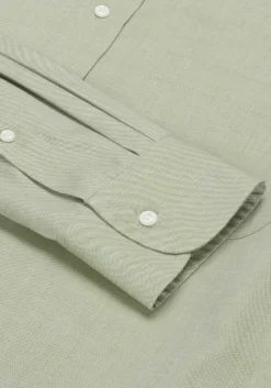 Traveler® Collection Tailored Fit Spread Collar Solid Dress Shirt