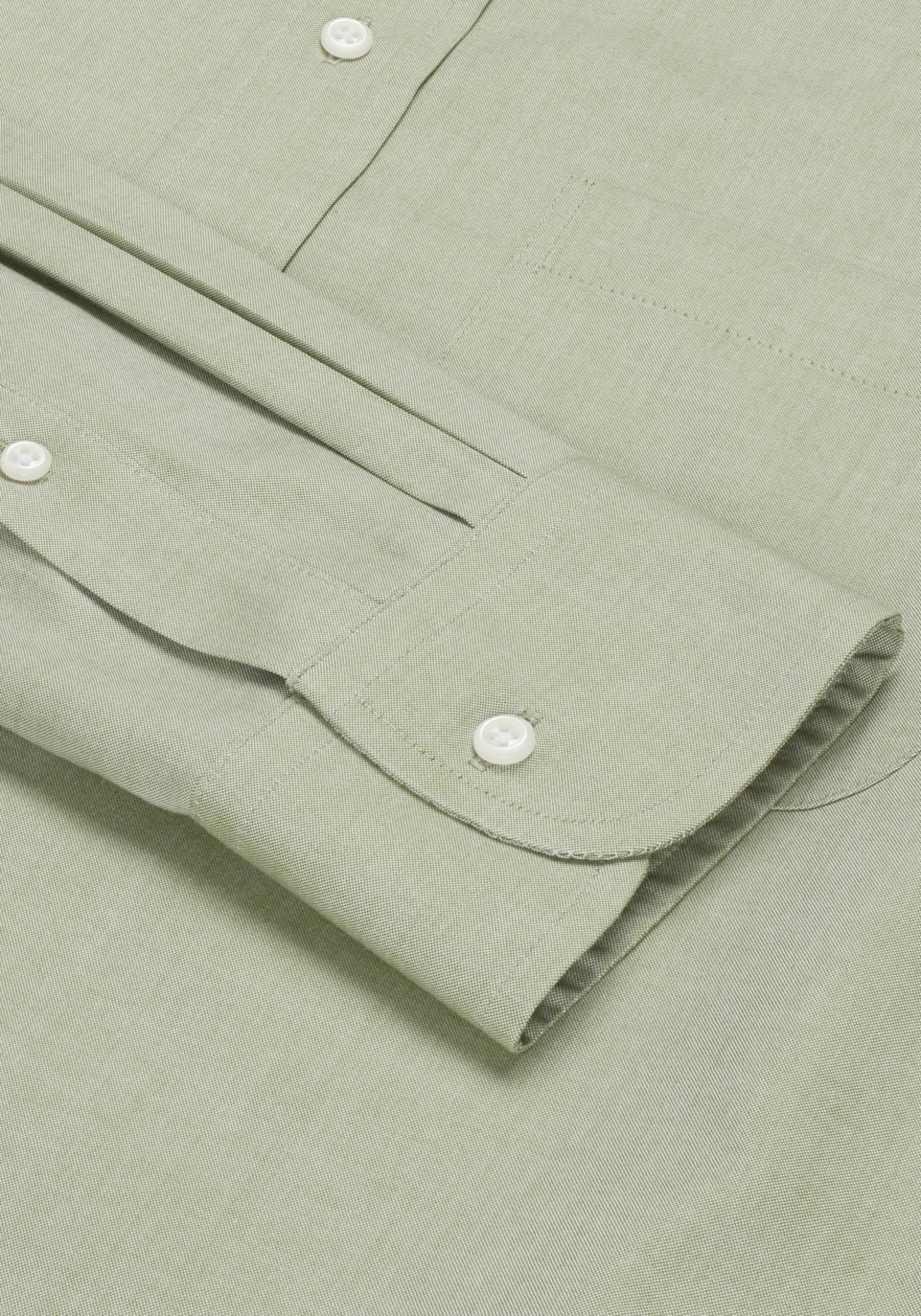 Traveler® Collection Tailored Fit Spread Collar Solid Dress Shirt