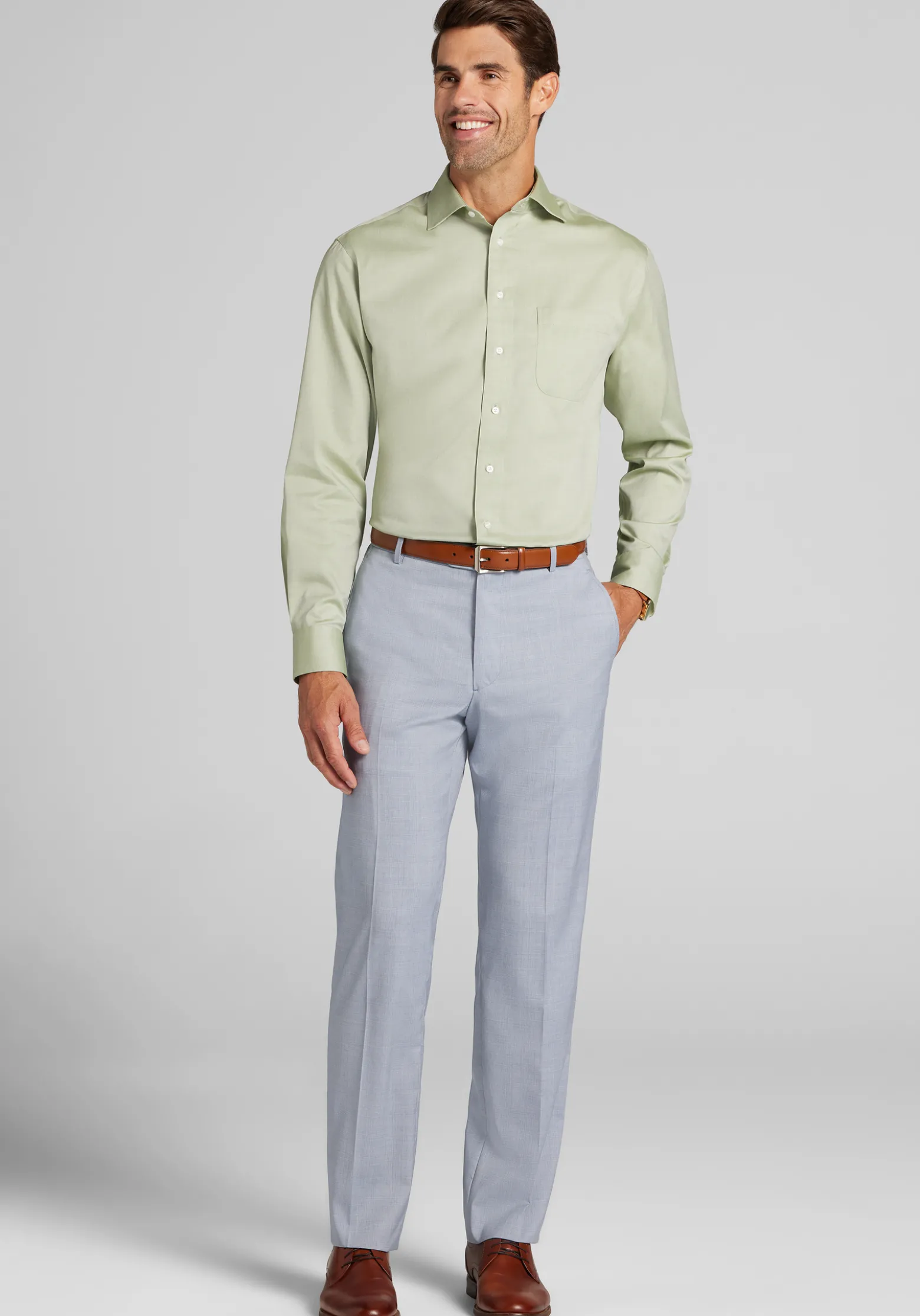 Traveler® Collection Tailored Fit Spread Collar Solid Dress Shirt