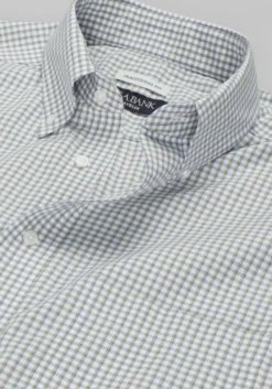 Traveler® Collection Traditional Fit Button-Down Collar Plaid Dress Shirt