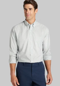 Traveler® Collection Traditional Fit Button-Down Collar Plaid Dress Shirt
