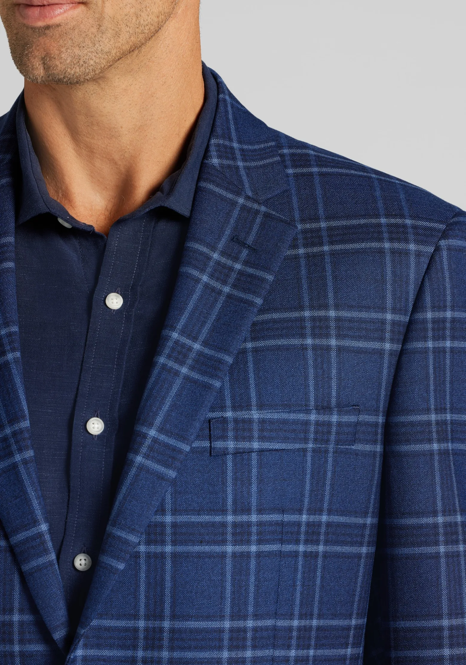 Traveler® COOLMOTION Traditional Fit Plaid Sportcoat