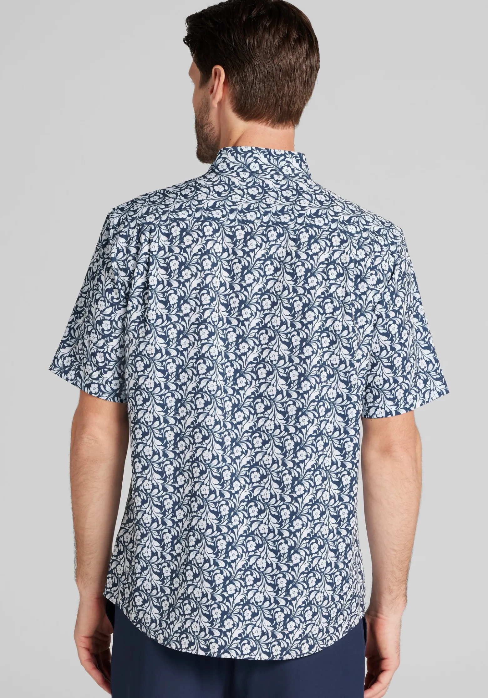 Traveler® COOLMOTION Traditional Fit Short Sleeve 4‑Way Stretch Button Up Shirt