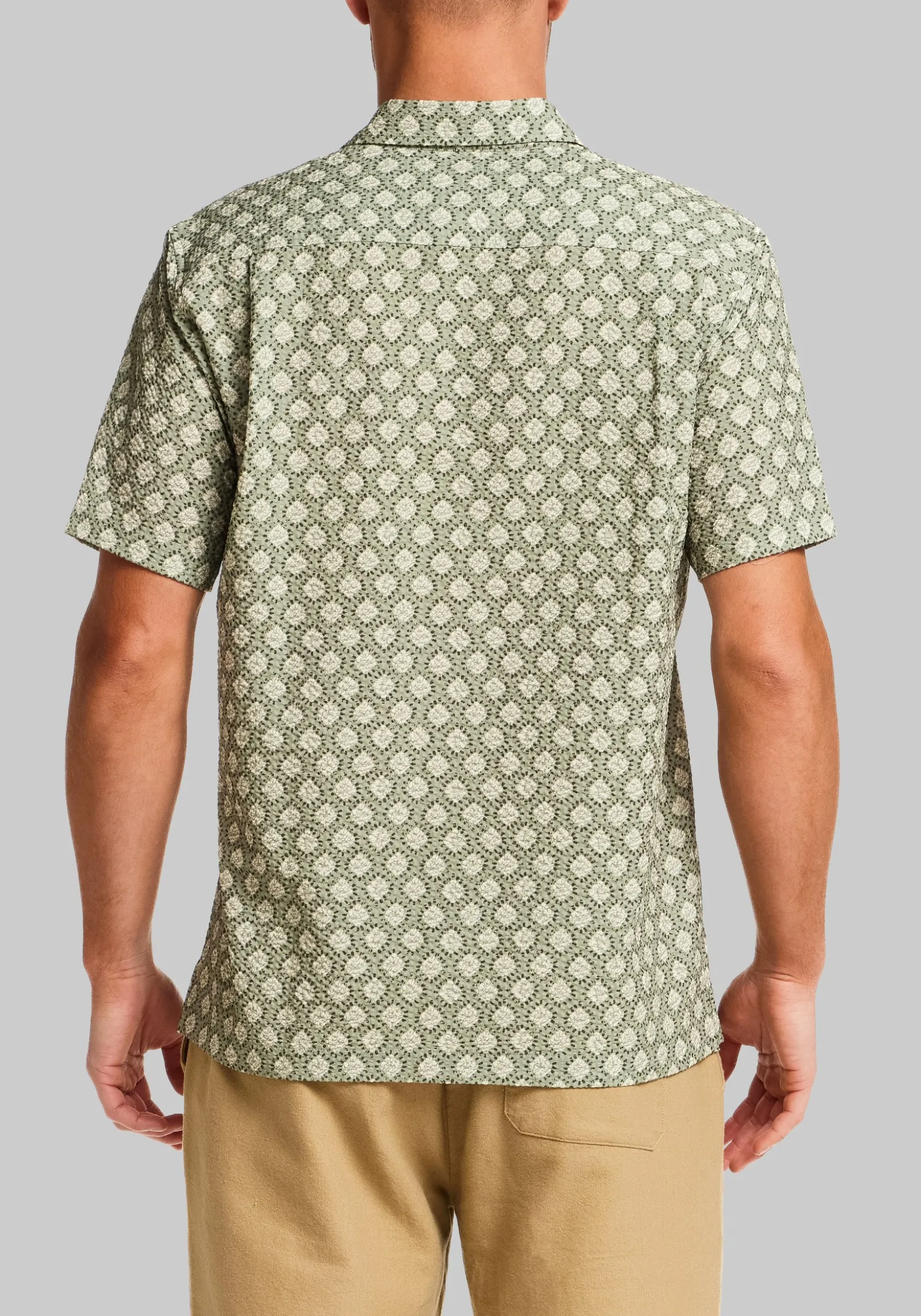 Vintage & Black Traditional Fit Medallion Seersucker Short Sleeve Shirt