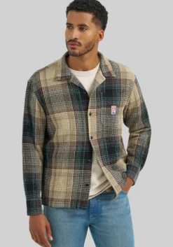 Wrangler Tailored Fit Casey Jones Resort Shirt